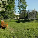 Maisonette With Wood Stove And Natural Garden דירה